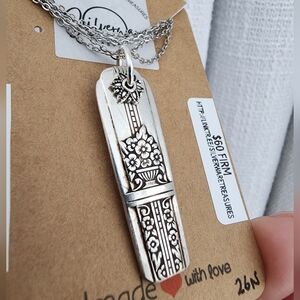 1939 silverplated pendant necklace